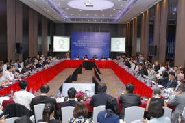 Đối thoại chính sách về “Tăng cường phòng chống lao và lao đa kháng thuốc trong khu vực APEC”. (Ảnh: Văn Điệp/TTXVN)