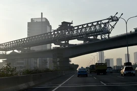 Công trình xây dựng tuyến đường sắt ở thủ đô Jakarta, Indonesia ngày 26/5. (Nguồn: AFP/TTXVN)