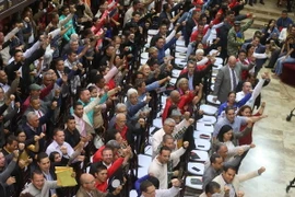 Các nghị sỹ tại phiên họp Quốc hội Venezuela ở Caracas ngày 12/8. (Nguồn: EPA/TTXVN)