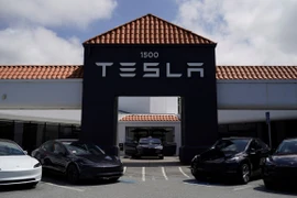 Một đại lý của Tesla ở California, Mỹ. (Ảnh: THX/TTXVN)