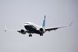 Máy bay Boeing 737 MAX thực hiện chuyến bay kiểm tra tại nhà máy của Boeing ở Seattle, Washington, Mỹ (Ảnh: AFP/TTXVN) 