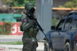 Binh sỹ Haiti gác tại thủ đô Port-au-Prince ngày 6/3/2024. (Ảnh: AFP/TTXVN) 