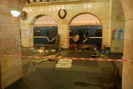 Hiện trường vụ đánh bom nhà ga tàu điện ngầm Moskva vào tháng 3/2010 được cảnh sát Nga phong tỏa. (Ảnh: TASS.)