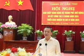 Ông Dương Tấn Hiển, Phó Chủ tịch Thường trực UBND thành phố Cần Thơ phát biểu. (Ảnh: Ngọc Thiện/TTXVN)