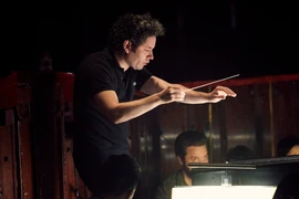 Ông Gustavo Dudamel là một trong những nhạc trưởng tài năng và uy tín nhất thế giới. (Nguồn: Newyork Times)