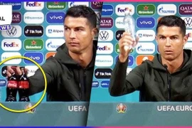 Tiền đạo 36 tuổi được cho đã gây ra khoản lỗ lên tới 4 tỷ USD cho hãng Coca-Cola.(Nguồn: Ohmygoal)