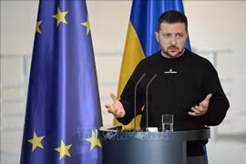 Tổng thống Ukraine Volodymyr Zelensky trong cuộc họp báo ở Berlin, Đức. (Ảnh: AFP/TTXVN)