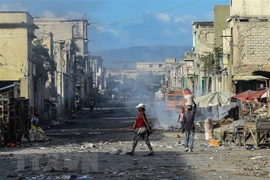 Một tuyến đường ở thủ đô Port-au-Prince, Haiti. (Ảnh: AFP/TTXVN) 
