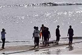 Thi thể người mẹ được tìm thấy (Ảnh: CTV). 