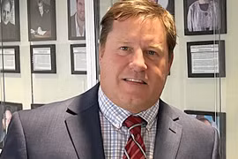 Ông Eric Eiswert, hiệu trưởng trường trung học Pikesville. (Nguồn CNN)