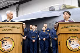 Ngoại trưởng Nhật Bản Yoshimasa Hayashi và Đại sứ Mỹ tại Nhật Bản Rahm Emanuel.(Nguồn: Kyodo)