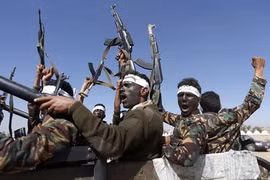 Các tay súng Houthi tại Sanaa (Yemen). (Ảnh: AFP/TTXVN) 