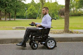 Phát minh của Australia giúp xe lăn gắn động cơ có thể tự lái
