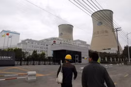 Bên ngoài một nhà máy nhiệt điện than China Energy ở Thẩm Dương, tỉnh Liêu Ninh, Trung Quốc. (Nguồn: Reuters) 