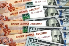 Giá đồng USD so với đồng ruble tăng lên mức cao nhất kể từ 3/2022