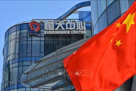 Tòa nhà của tập đoàn Evergrande tại Thượng Hải, Trung Quốc.( Ảnh: AFP/TTXVN)