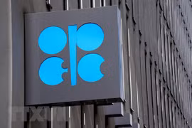 Biểu tượng của OPEC tại trụ sở ở Viên, Áo. (Ảnh: AFP/TTXVN)