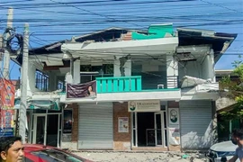 Ngôi nhà bị hư hại sau trận động đất tại tỉnh Abra, Philippines, ngày 27/7/2022. (Ảnh: THX/TTXVN) 