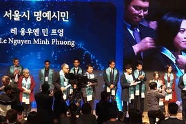 Chị Lê Nguyễn Minh Phương tại buổi vinh danh "Công dân danh dự Seoul"- Ảnh: NVCC