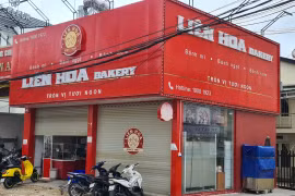 Có thêm hàng chục người bị ngộ độc thực phẩm phải nhập viện điều trị sau khi ăn bánh mì Liên Hoa. (Ảnh: LÂM VIÊN)