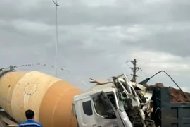 Bắc Ninh: Tai nạn liên hoàn khiến 2 tài xế mắc kẹt trong cabin 