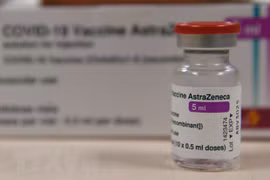 Vắcxin phòng COVID-19 do hãng dược phẩm AstraZeneca và Đại học Oxford phối hợp bào chế. (Ảnh: AFP/TTXVN) 