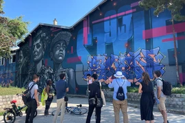 Street Art Avenue là điểm đến ưa thích của người dân địa phương và khách du lịch. (Ảnh: Thu Hà/TTXVN)