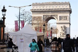 Dịch COVID-19: Dòng phụ Eris của biến thể Omicron lan rộng tại Pháp