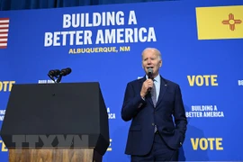 Tổng thống Mỹ Joe Biden phát biểu tại chiến dịch vận động tranh cử ở Albuquerque, New Mexico, ngày 3/11. (Ảnh: AFP/TTXVN)
