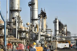 Một cơ sở khai thác dầu của Công ty Aramco ở Abqaiq, Saudi Arabia. (Ảnh: AFP/TTXVN) 