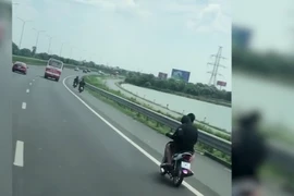 Xử lý nhóm thanh, thiếu niên chạy xe máy trên cao tốc Pháp Vân-Cầu Giẽ