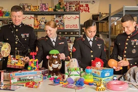 Chương trình Toys for Tots do lực lượng thủy quân lục chiến Mỹ và một tổ chức phi lợi nhuận phối hợp thực hiện từ năm 1947. (Nguồn: Reuters)