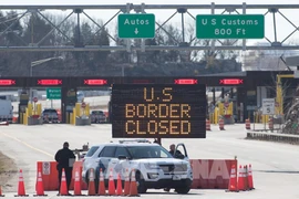 Cửa khẩu biên giới đóng cửa ngày 22/3/2020 trong bối cảnh dịch COVID-19 lan rộng.(Ảnh: AFP/TTXVN)