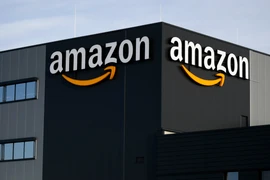 Biểu tượng Amazon tại trung tâm phân phối ở Moenchengladbach, Đức. (Ảnh: AFP/TTXVN)