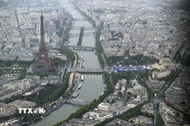 Sông Seine tại thủ đô Paris, Pháp, ngày 26/7/2024. (Ảnh: THX/TTXVN)