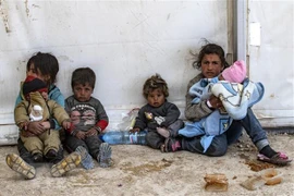 Phụ nữ và trẻ em Syria tại trại tị nạn ở Sahel. (Ảnh: AFP/TTXVN)