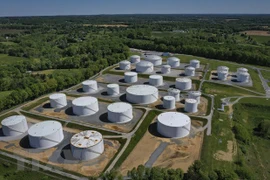 Các bể trữ dầu của Công ty quản lý hệ thống đường ống dẫn dầu Mỹ Colonial Pipeline ở Woodbine, bang Maryland. (Ảnh: AFP/TTXVN) 