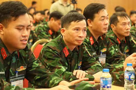 Tăng cường kiểm định viên quân sự cho 2 Trung tâm đăng kiểm ở Đồng Nai