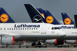 Máy bay của hãng hàng không Lufthansa tại sân bay ở Munich, miền nam nước Đức. (Nguồn: AFP/TTXVN)