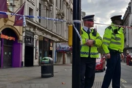 Anh đình chỉ công tác hàng trăm cảnh sát London liên quan các bê bối