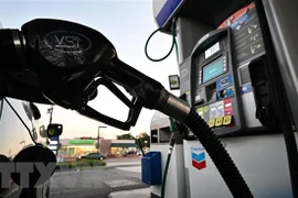 Một trạm xăng ở Los Angeles, California, Mỹ. (Ảnh: AFP/TTXVN) 