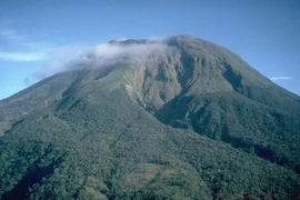 Núi lửa Bulusan. (Nguồn: wikipedia.org) 