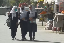 Afghanistan: Các trường đại học mở cửa nhưng sinh viên nữ vẫn bị cấm