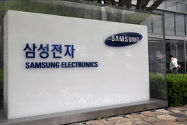 Biểu tượng Công ty Samsung Electronics tại tòa nhà ở Seoul, Hàn Quốc. (Ảnh: AFP/TTXVN)