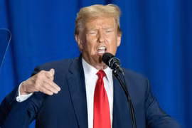 Cựu Tổng thống Mỹ Donald Trump phát biểu trong cuộc vận động tranh cử ở bang Virginia ngày 2/3/2024. (Ảnh: AFP/TTXVN)