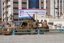 Lực lượng an ninh Sudan tuần tra tại Khartoum. (Ảnh: AFP/TTXVN) 