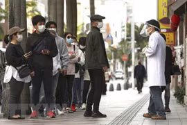 Một điểm xét nghiệm COVID-19 tại Tokyo, Nhật Bản, ngày 8/1. (Ảnh: Kyodo/TTXVN) 