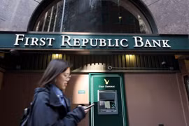 Khách hàng rút hơn 100 tỷ USD khỏi First Republic Bank