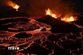 Núi lửa Sundhnuks trên Bán đảo Reykjanes, Tây Nam Iceland phun trào. (Ảnh: Getty Images/TTXVN)