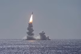 Vụ phóng thử tên lửa Trident II. (Nguồn: The Sun/TTXVN)